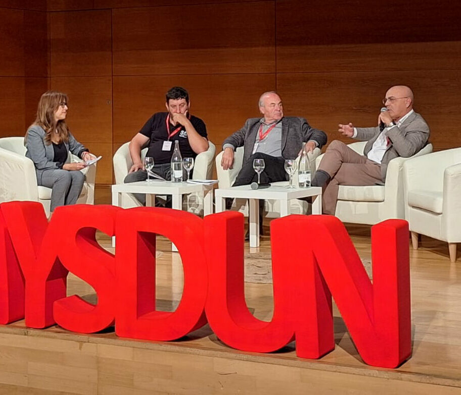 Taula rodona acte "25 anys de la DUN"